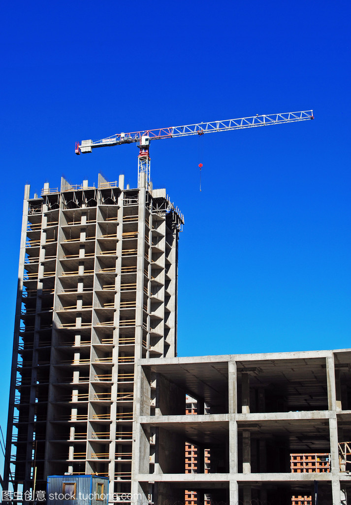 陽(yáng)光燦爛的日子里，房地產(chǎn)建筑的革新與未來(lái)